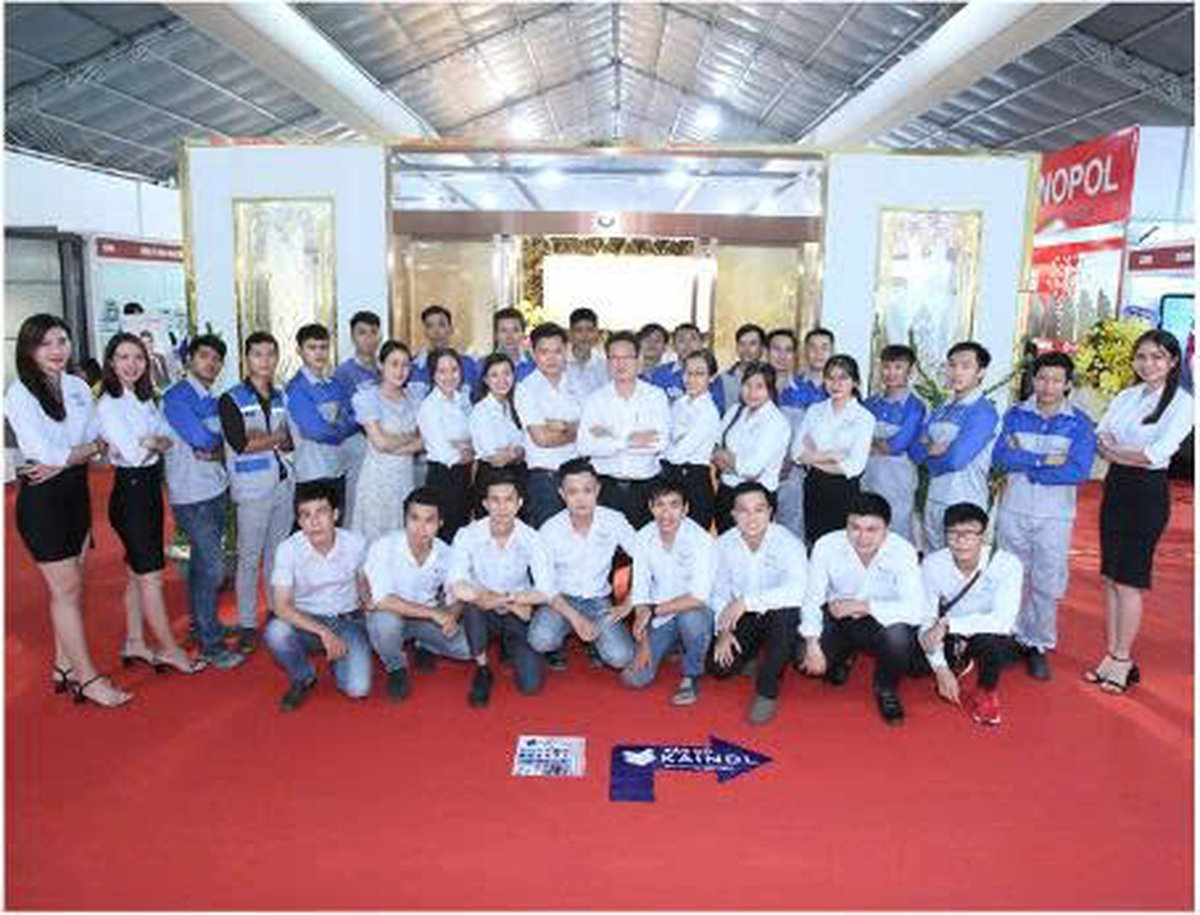 Địa chỉ mua tủ trưng bày trang sức đứng SL-FC-001