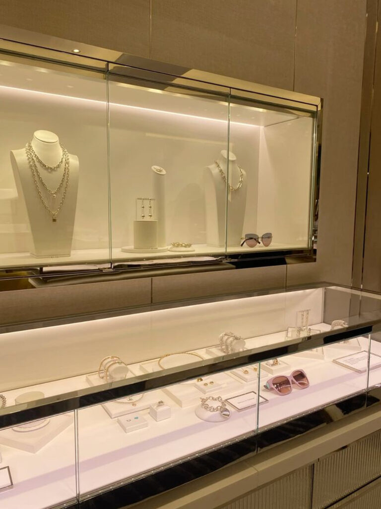 Tủ trưng bày trang sức âm tường SL-WC-007 đèn LED