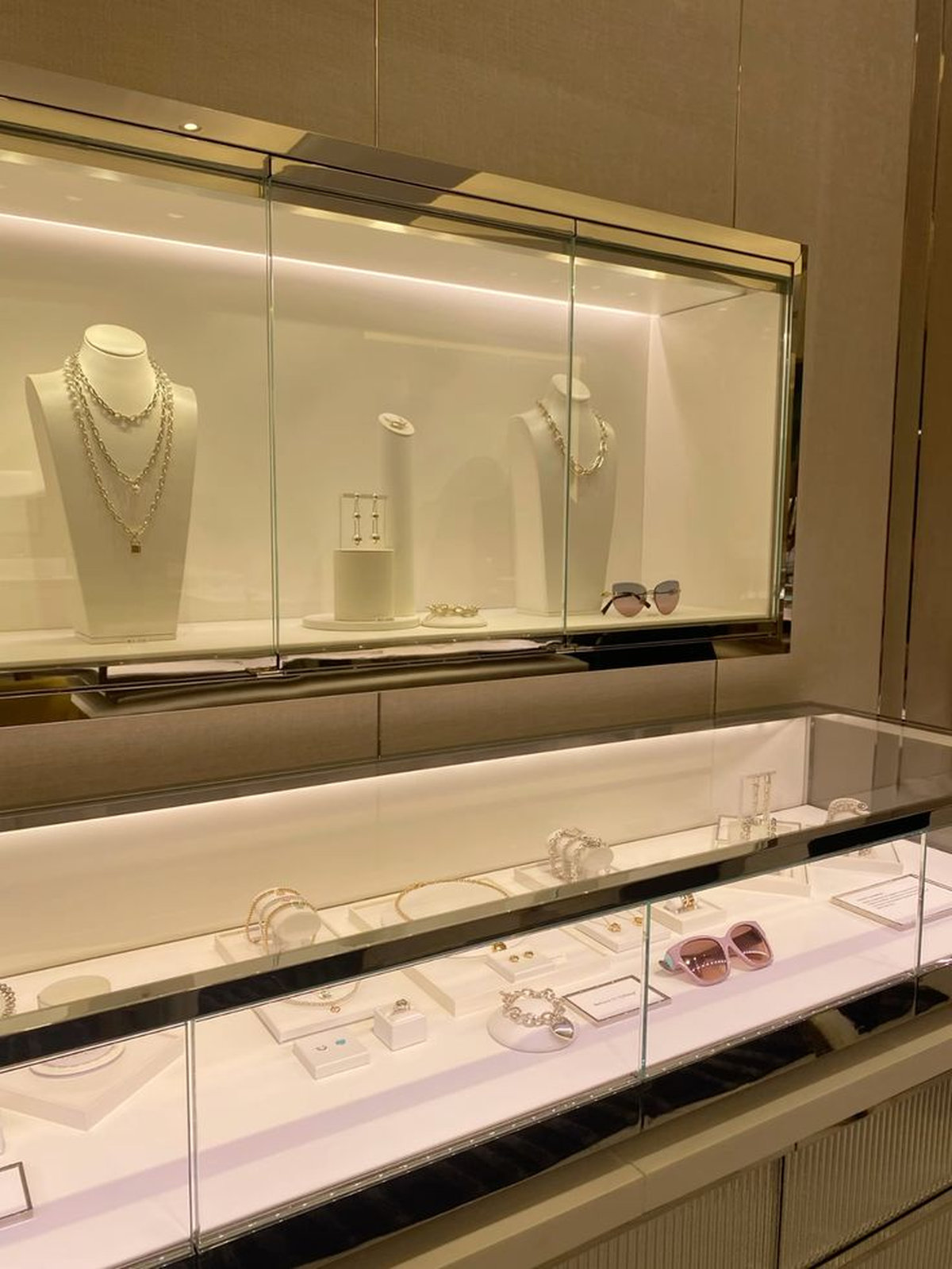 Tủ trưng bày trang sức âm tường SL-WC-007 đèn LED