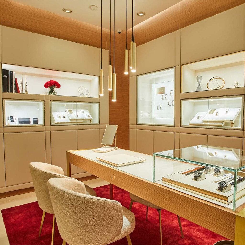 Tủ trưng bày trang sức âm tường SL-WC-007 mạ vàng