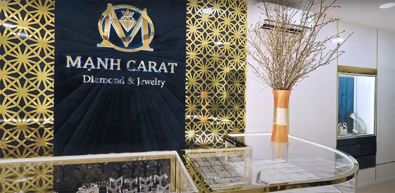 Hệ tủ ngang kết hợp kính cường lực siêu trong