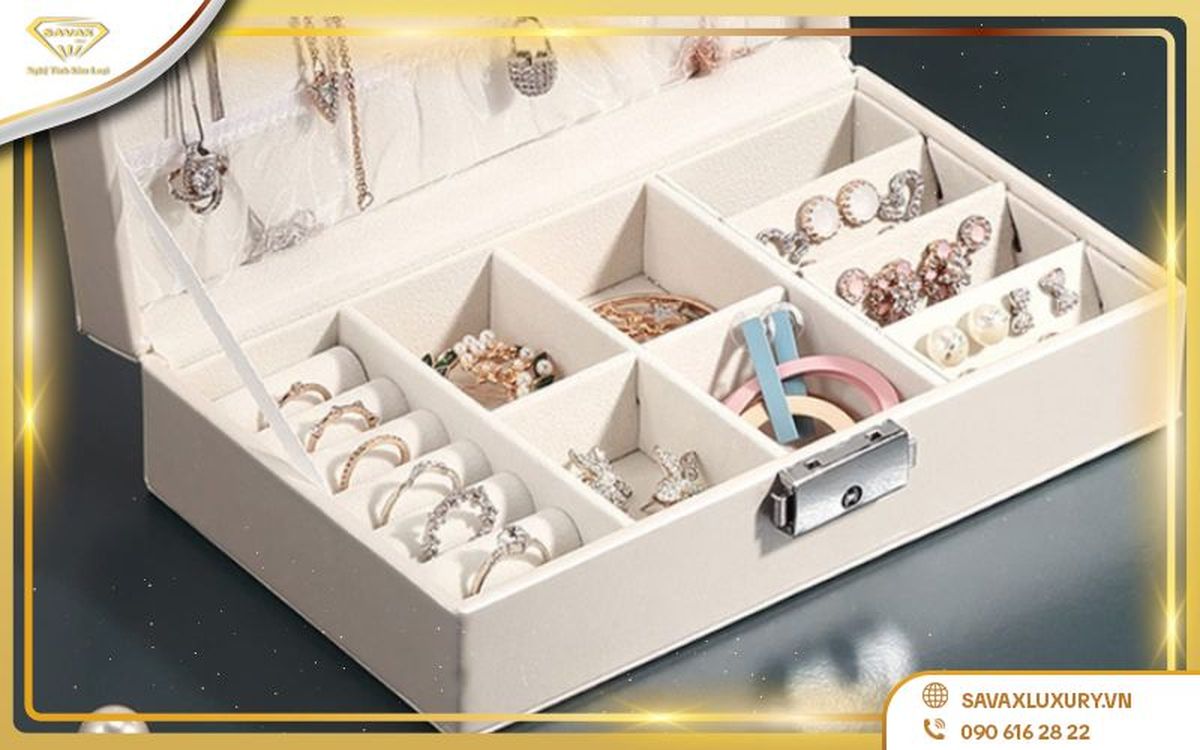 xu hướng trang sức tái chế