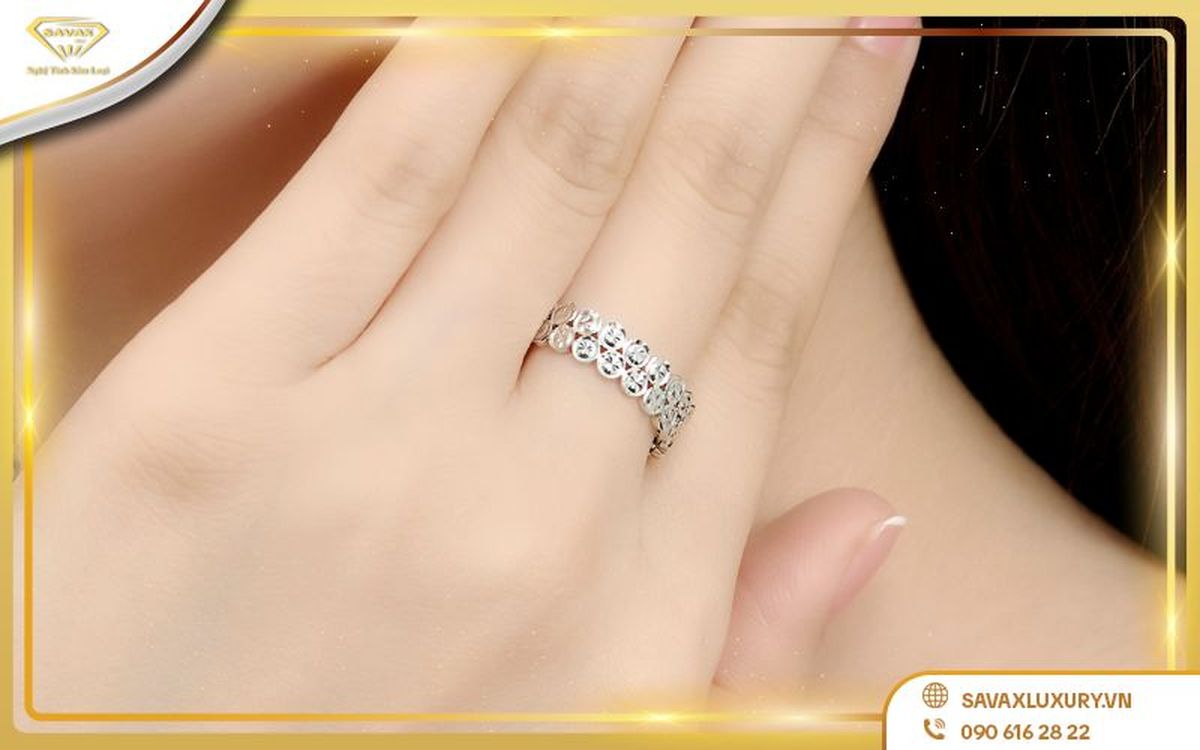 xu hướng trang sức minh bạch