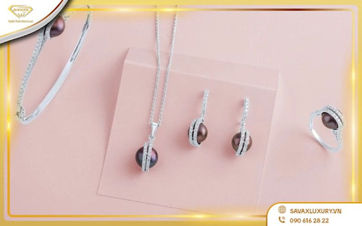 xu hướng trang sức tông đất