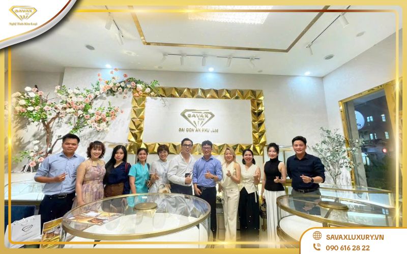Tìm đơn vị thi công, địa chỉ bán tủ mắt kính uy tín