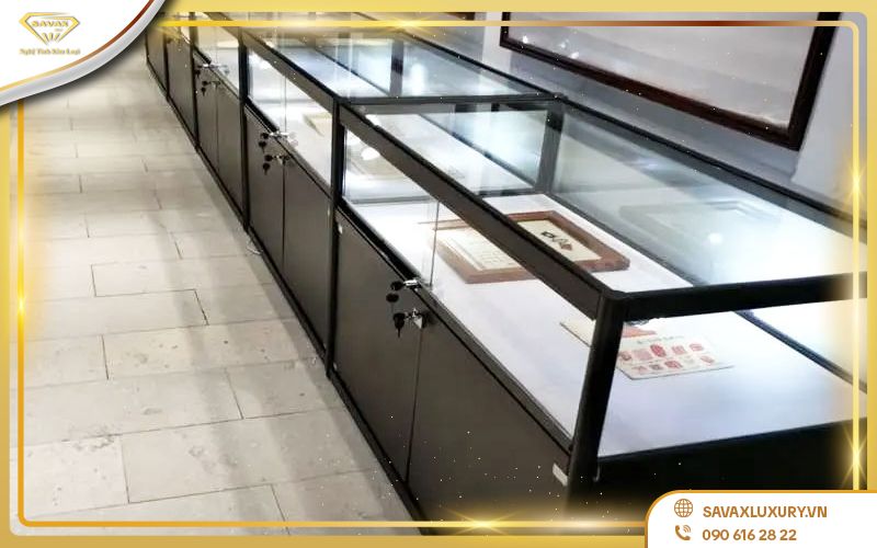 Đặt tủ quầy kính trưng bày theo yêu cầu TPHCM