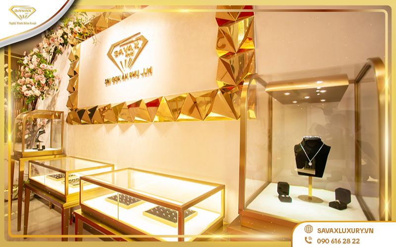 Savax Luxury: Đặt tủ quầy kính trưng bày TPHCM theo yêu cầu