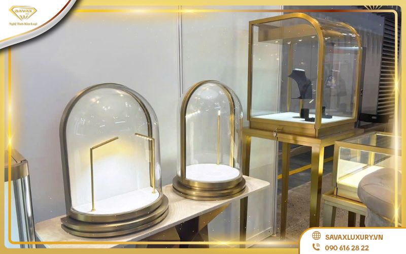 Vai trò của việc đặt tủ quầy kính trưng bày sản phẩm cao cấp