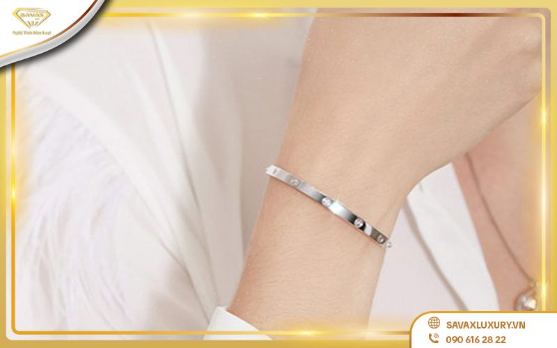 Dùng vải trắng để kiểm tra oxy hóa