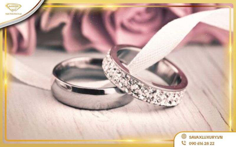 Chà lên vải trắng để kiểm tra lớp xỉn