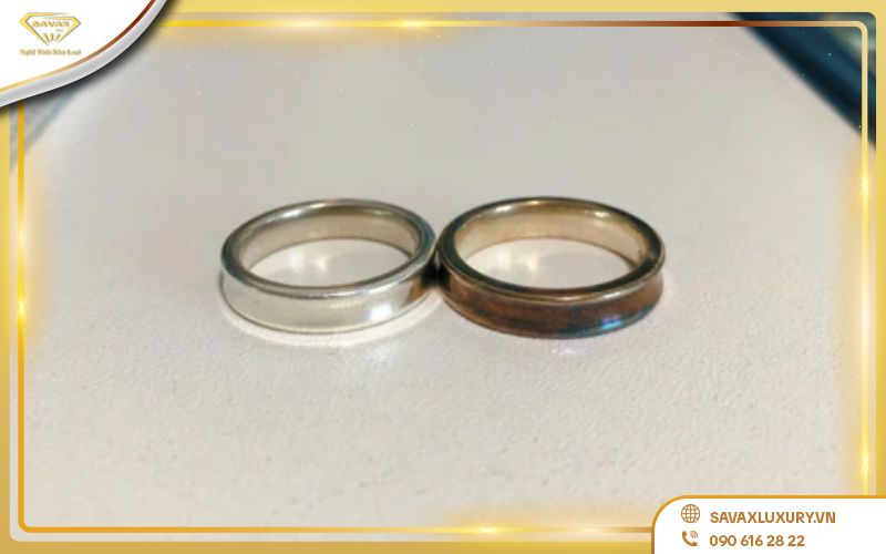 Bạc 750 có bị đen không?