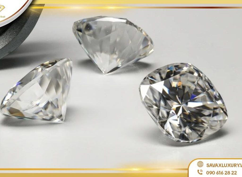 Kim cương Moissanite là gì? Có nên mua Moissanite không?