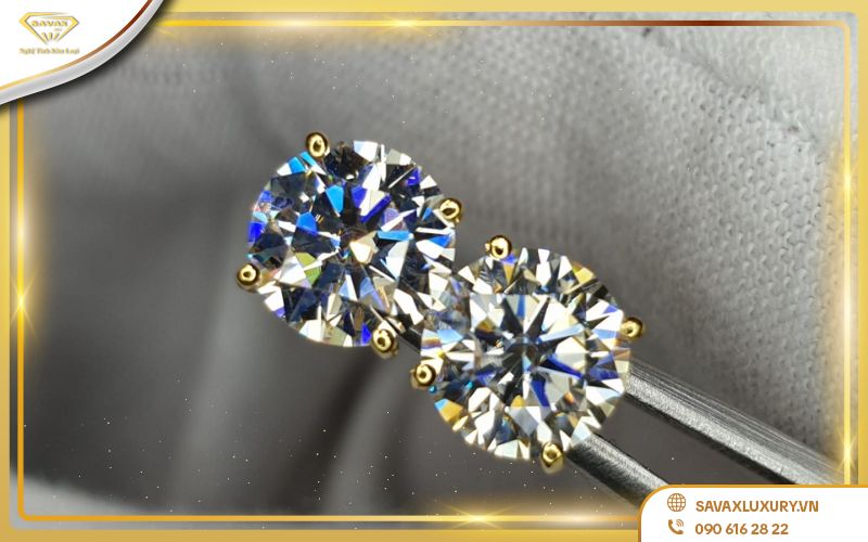 Moissanite nhân tạo