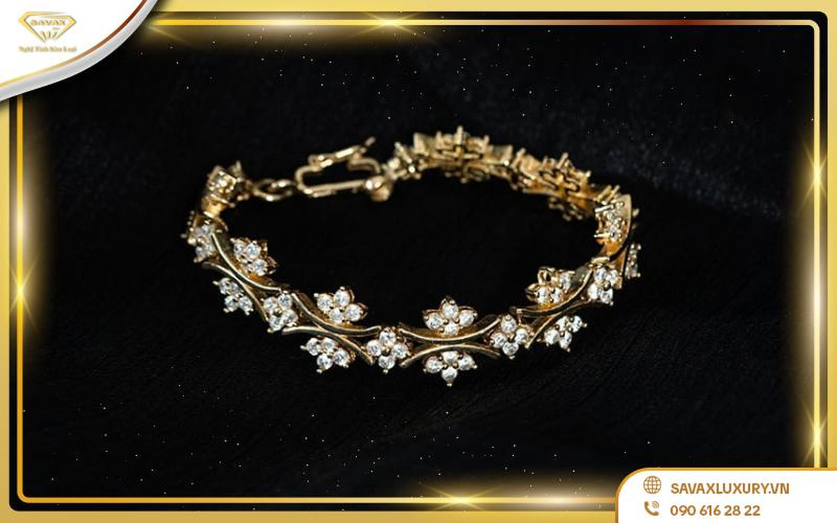Lắc tay vàng 585 là vàng gì