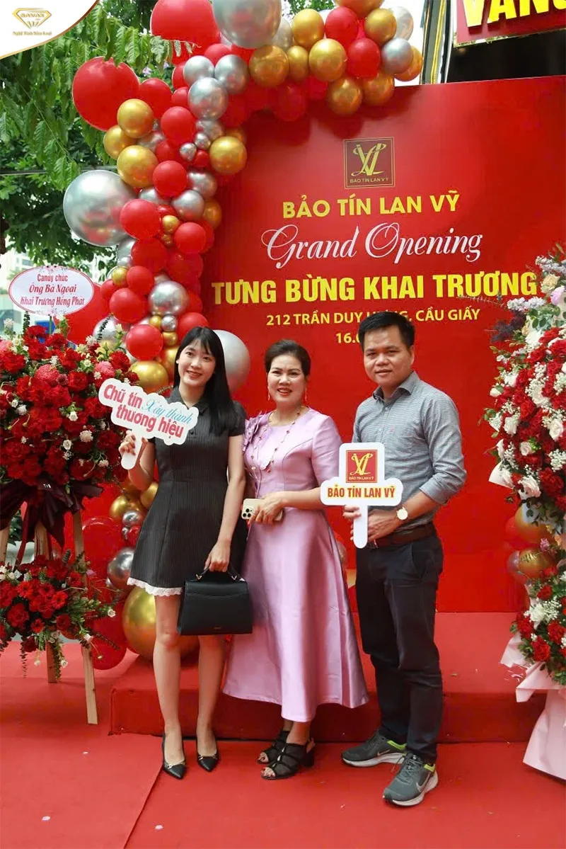 Savax tham dự khai trương Bảo Tín Lan Vỹ