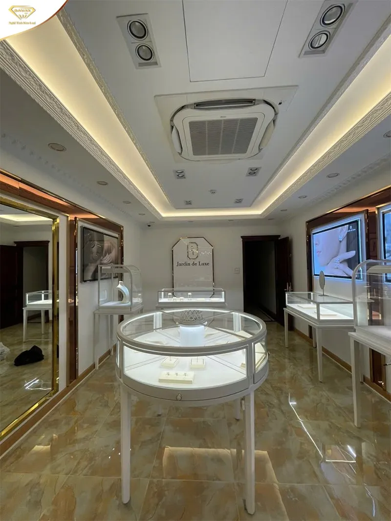 Tủ trưng bày màu trắng