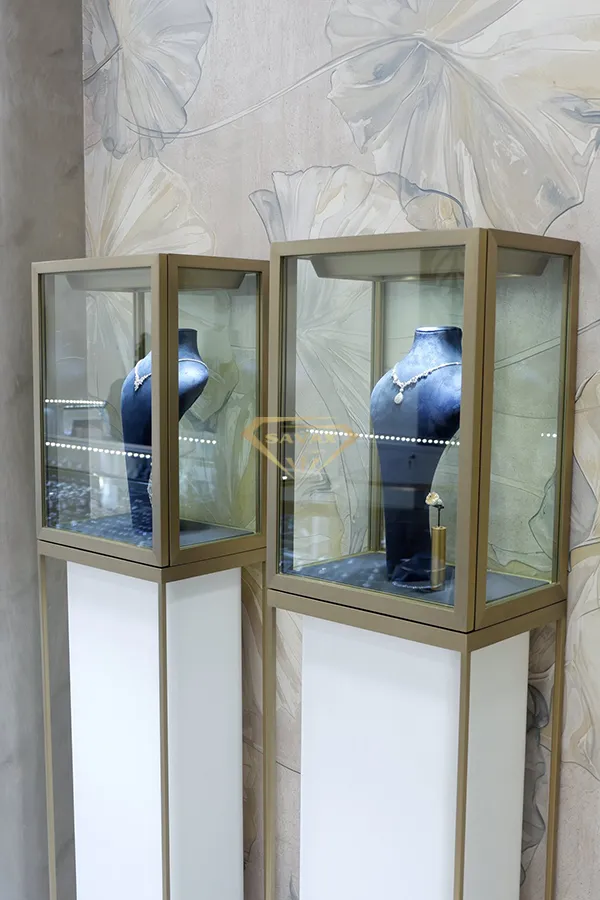 Savax Luxury thiết kế tủ trưng bày cao cấp cho Phước Đạt Jewelry