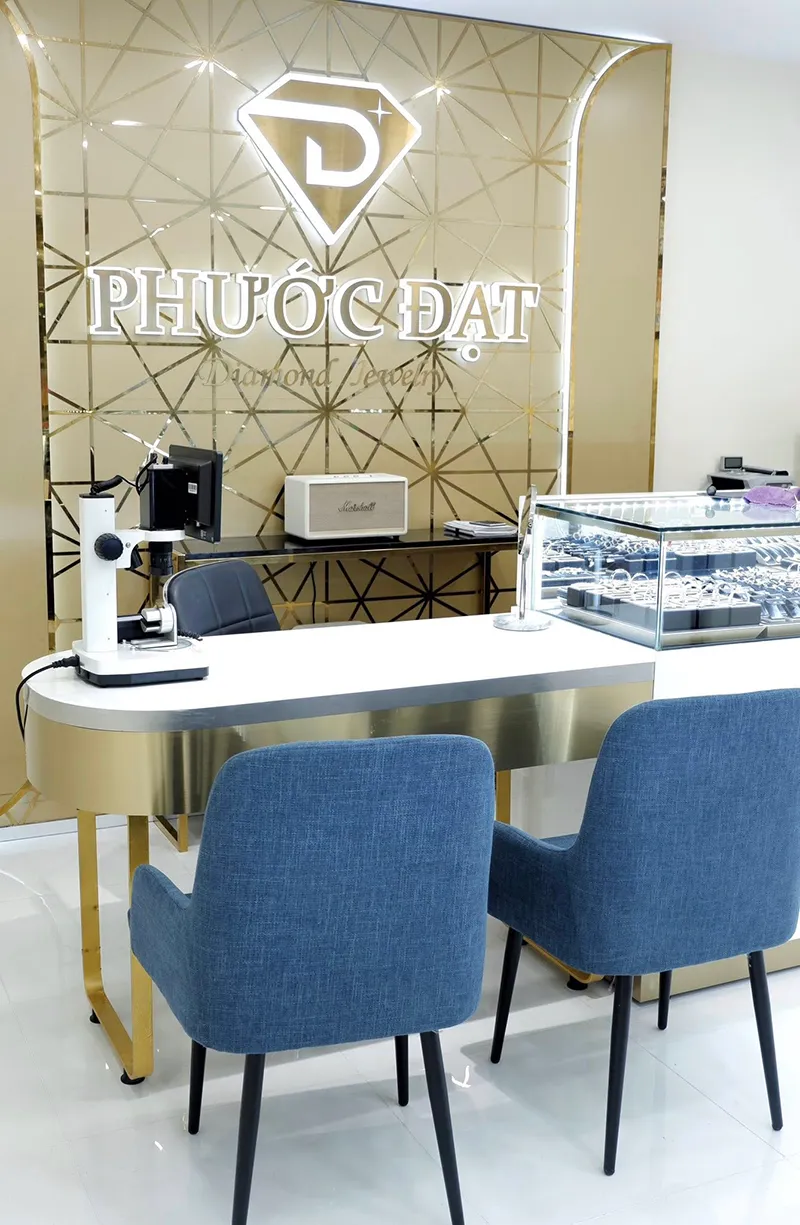 Savax Luxury thiết kế tủ trưng bày cao cấp cho Phước Đạt Jewelry