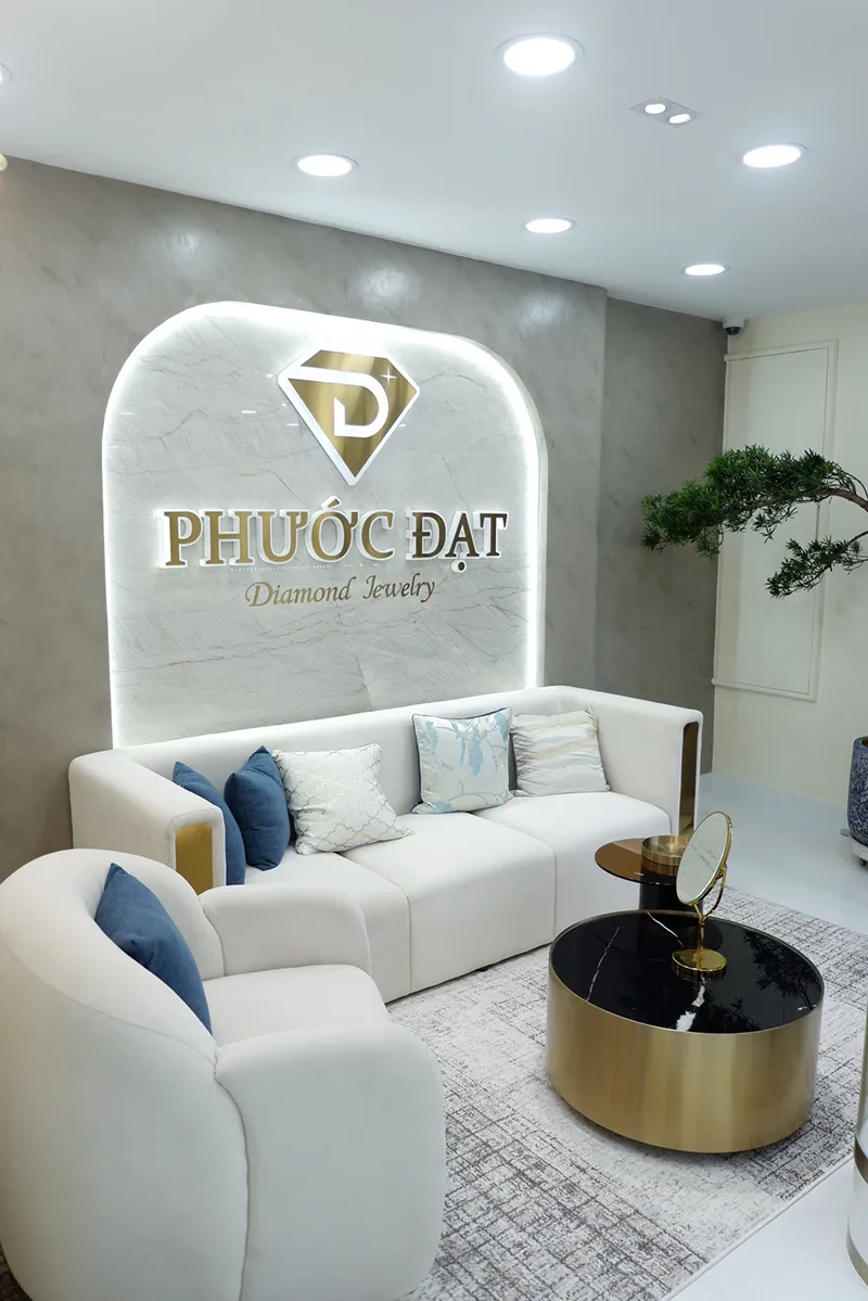 Savax Luxury thiết kế tủ trưng bày cao cấp cho Phước Đạt Jewelry