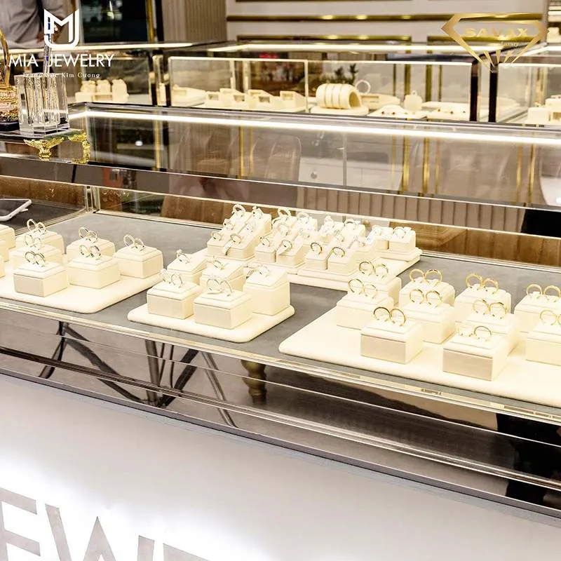 thiết kế và thi công tủ trưng bày trang sức MiA Jewelry