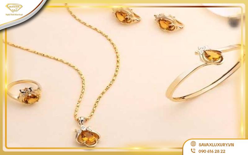 Một số lưu ý khi mua trang sức vàng tây 585