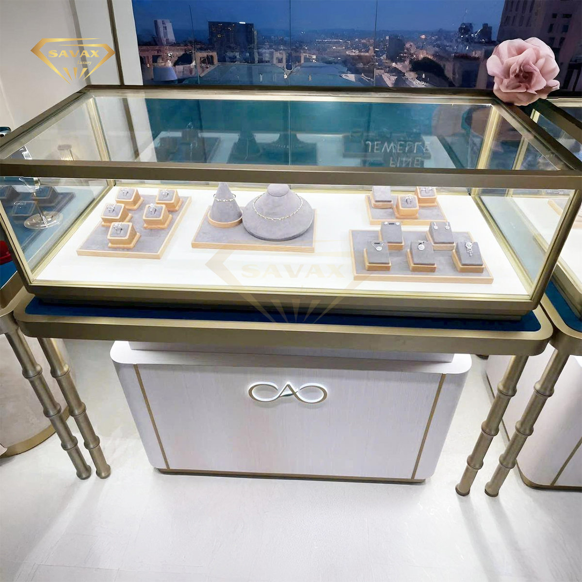 Tủ trưng bày kim cương dạng ngang showroom