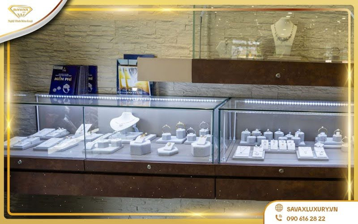 Tủ kính đèn led dây