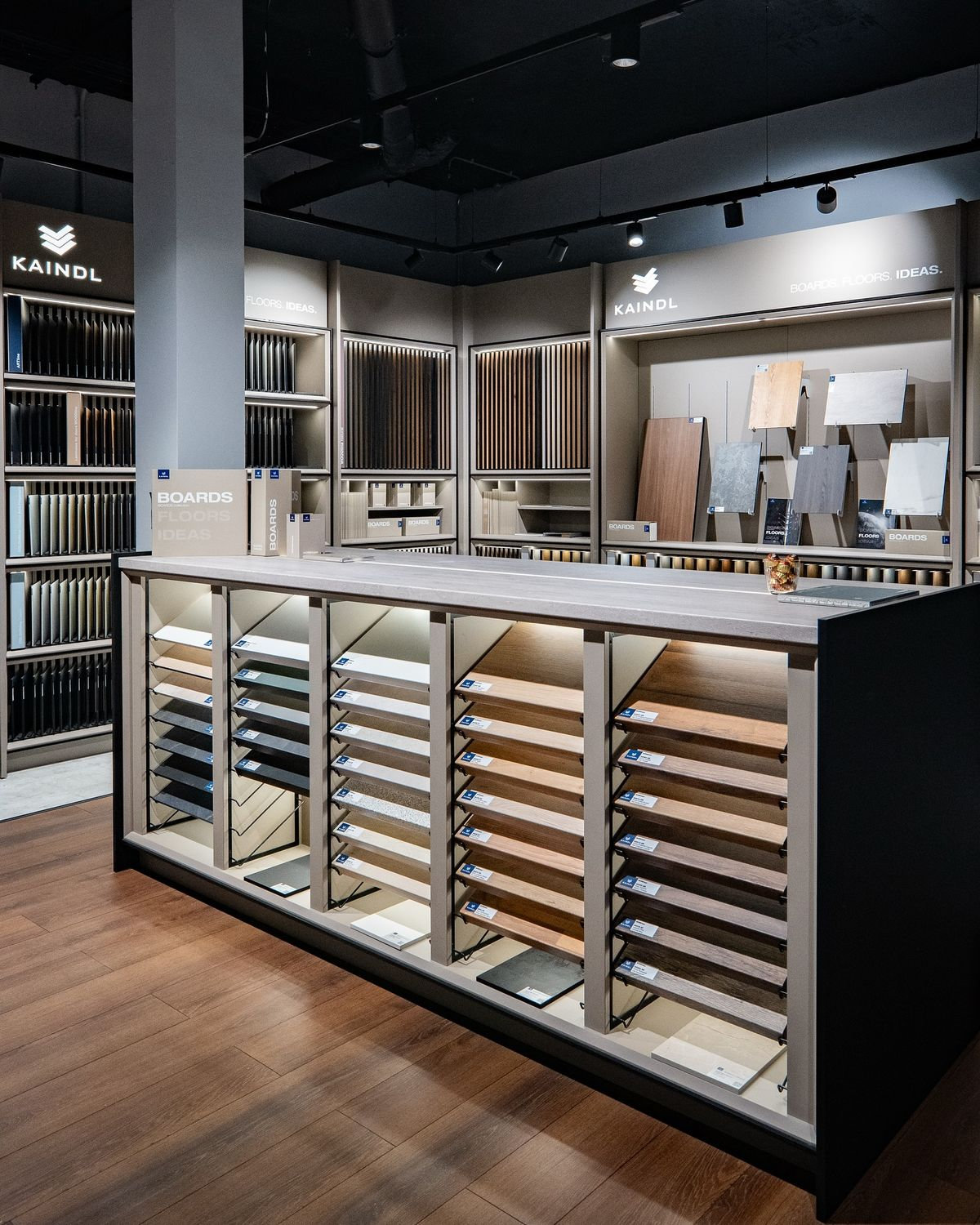 Thiết kế showroom gạch